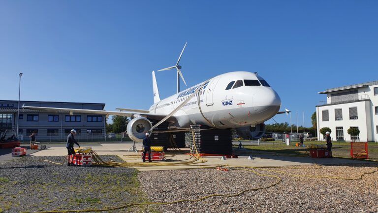 Elevação e recovery de aeronaves KUNZ Aircraft Equipment