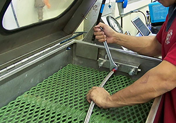 Fabricação e fornecimento de mangueiras aeronáuticas